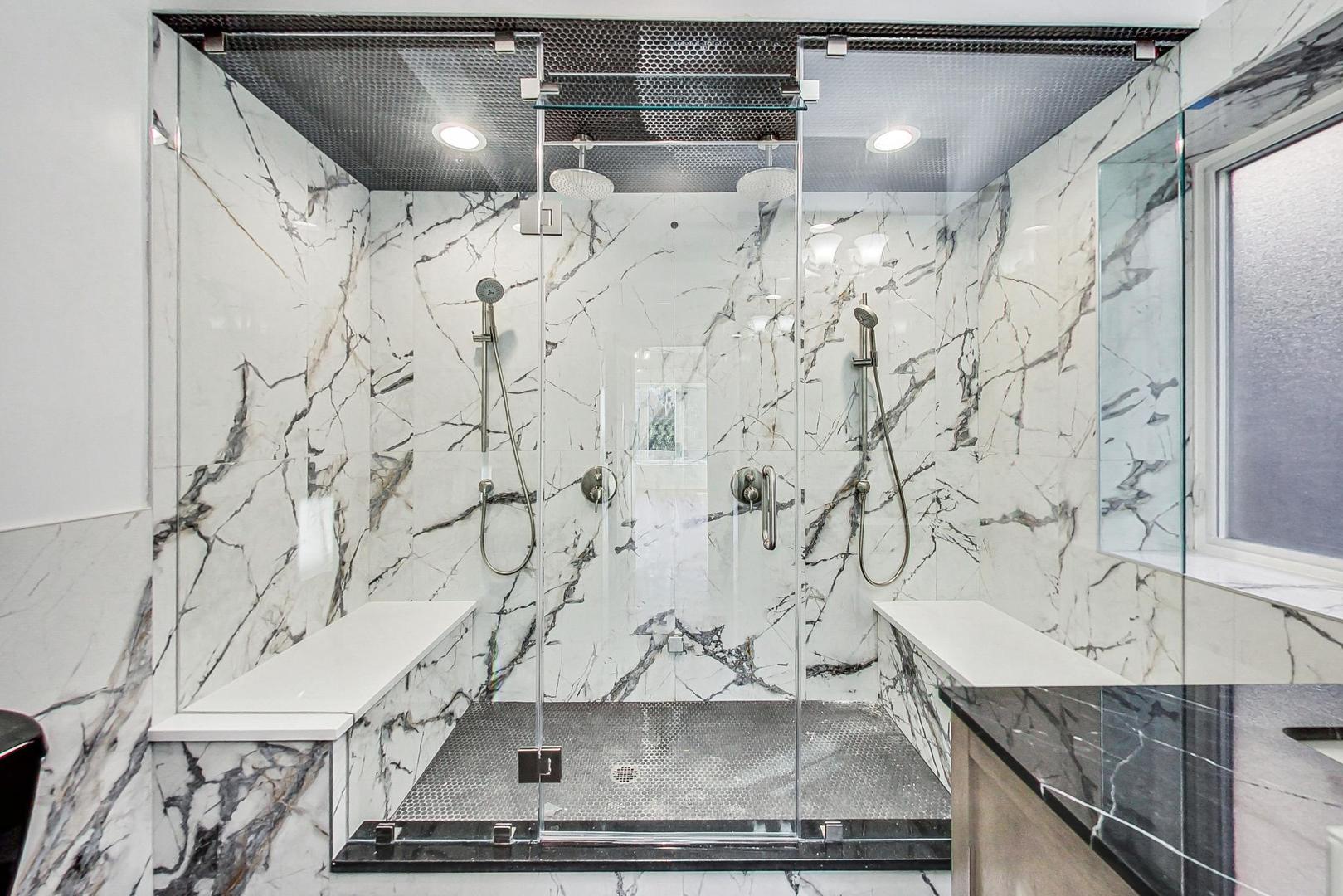1245 W Jarvis Avenue Unit: 2
