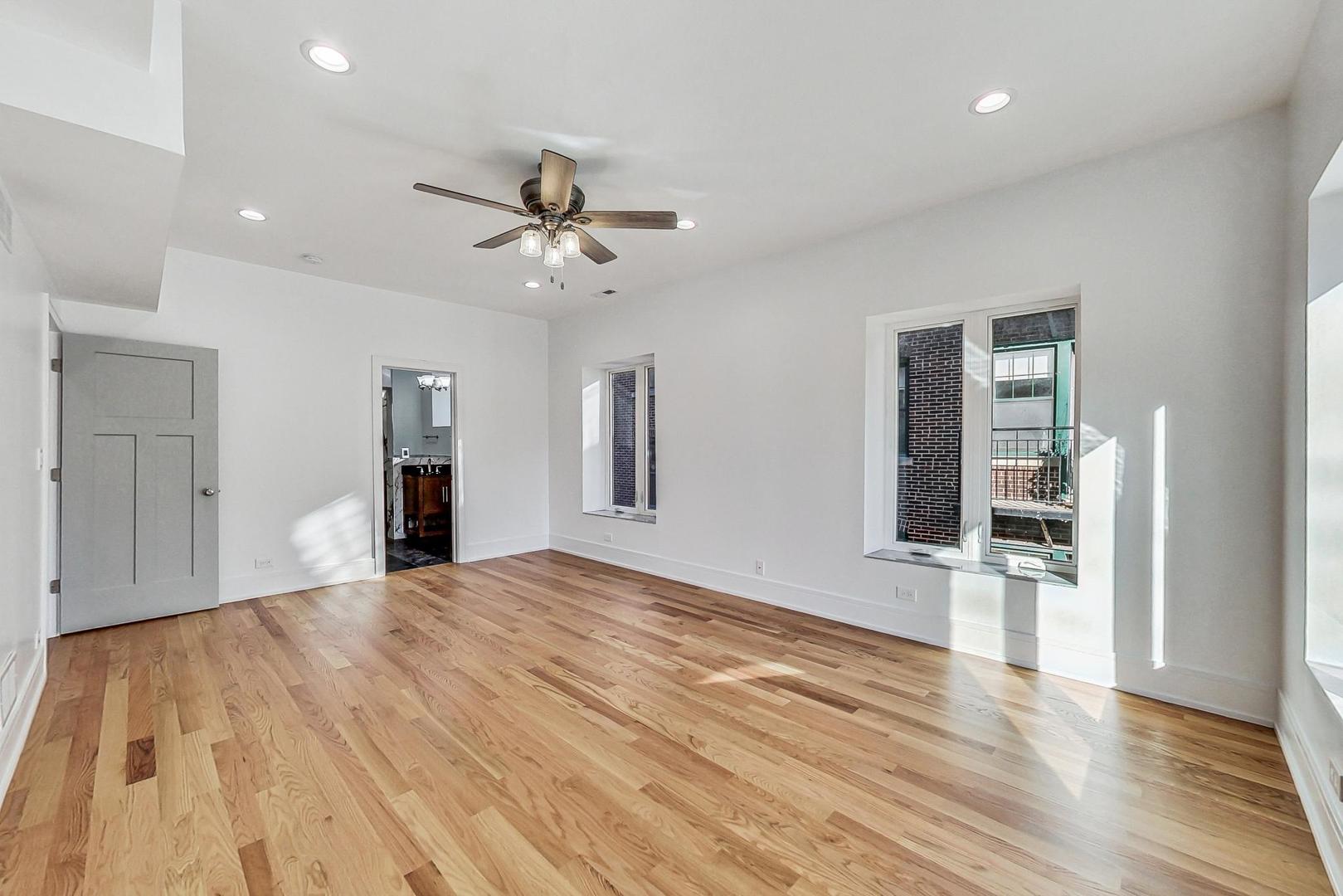 1245 W Jarvis Avenue Unit: 2