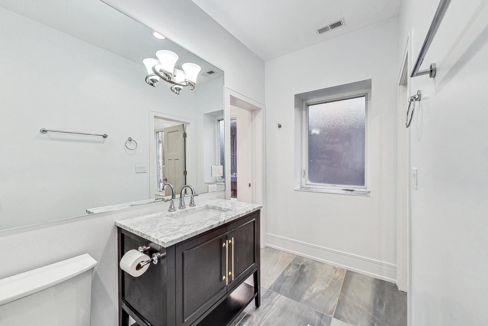 1245 W Jarvis Avenue Unit: 2