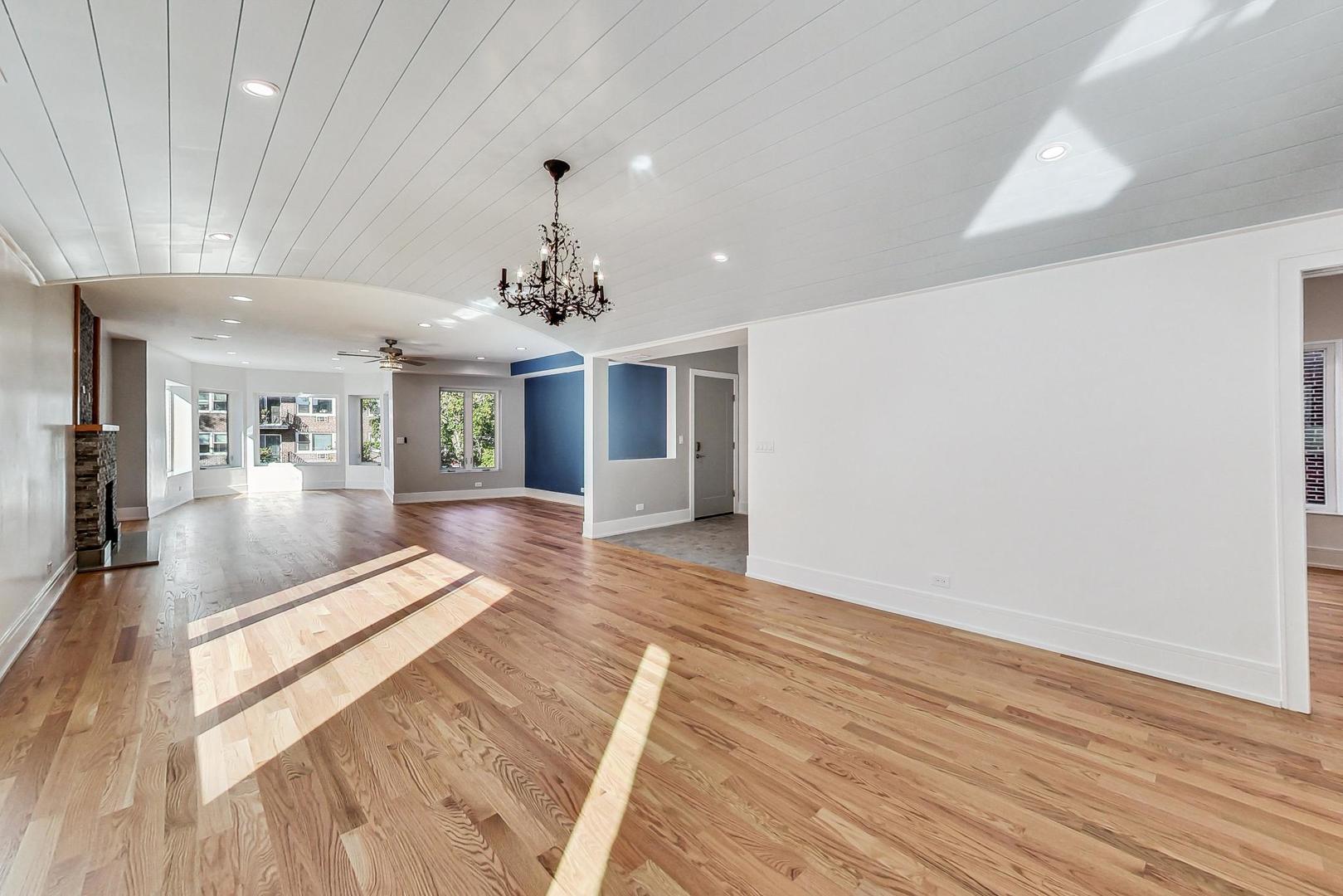 1245 W Jarvis Avenue Unit: 2