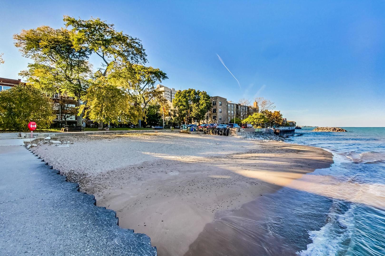 1245 W Jarvis Avenue Unit: 2
