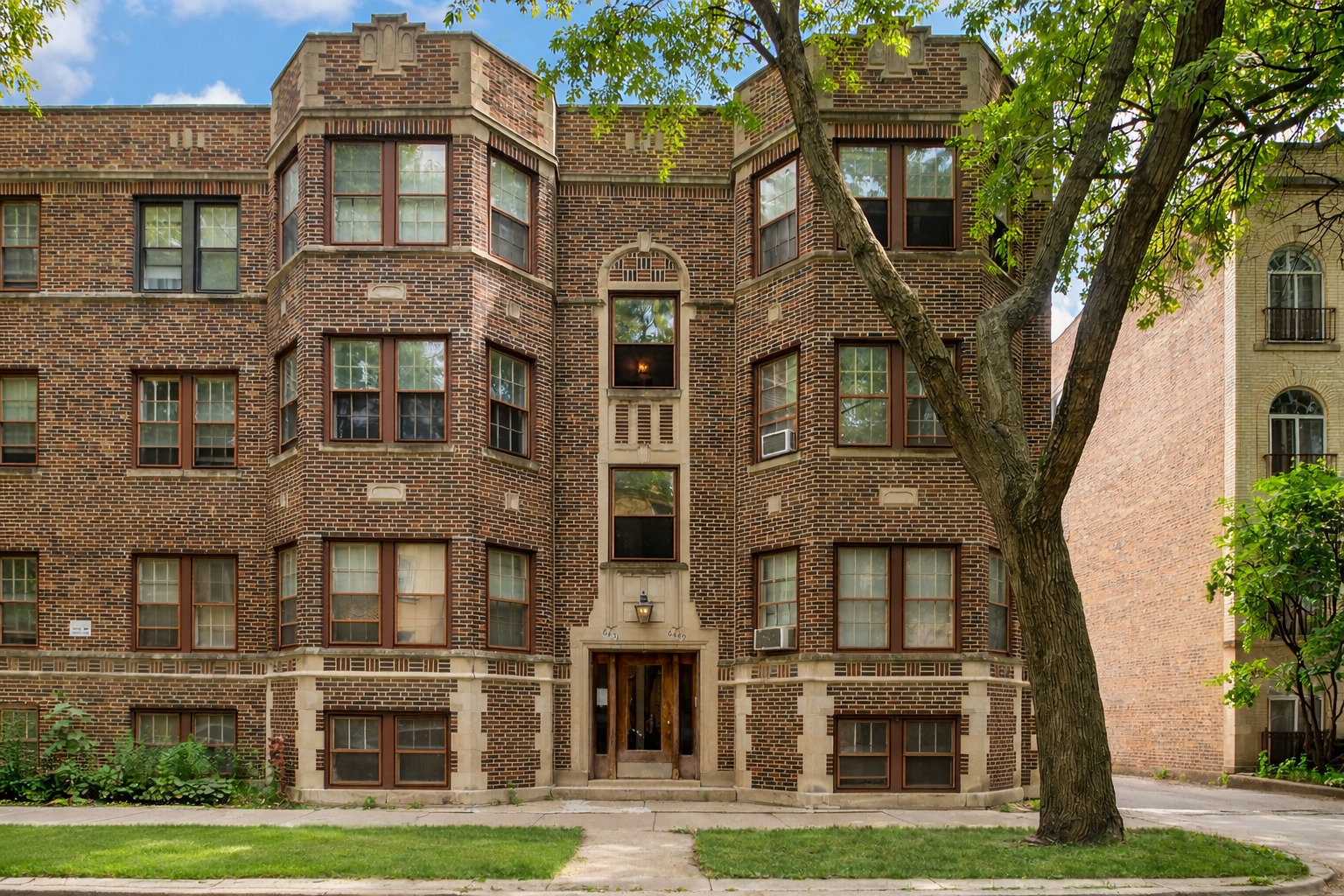 6449 N Bell Avenue Unit: 2S