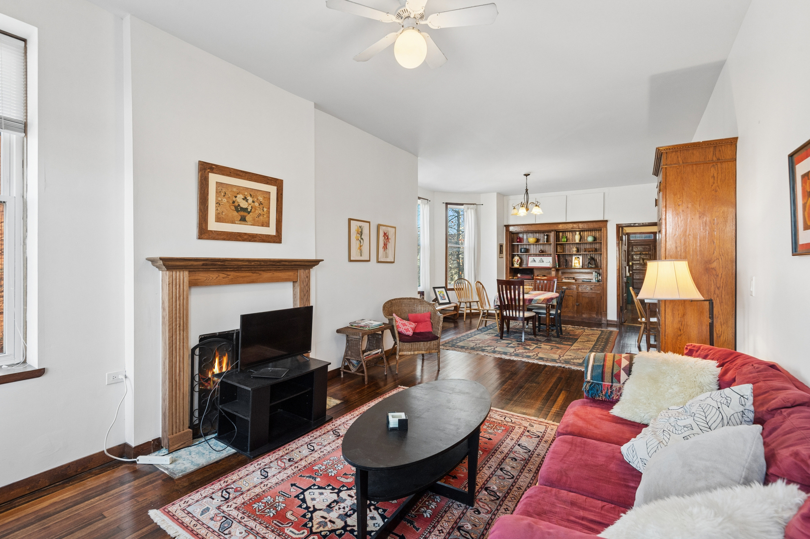 4057 N Damen Avenue Unit: 2