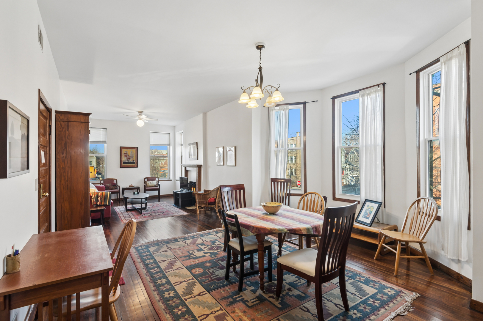 4057 N Damen Avenue Unit: 2
