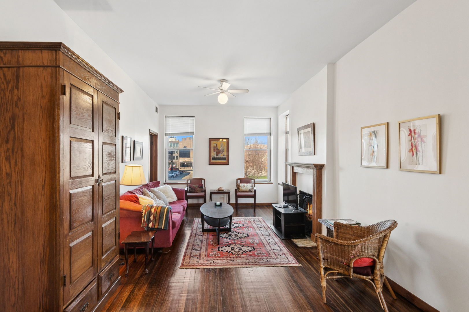 4057 N Damen Avenue Unit: 2