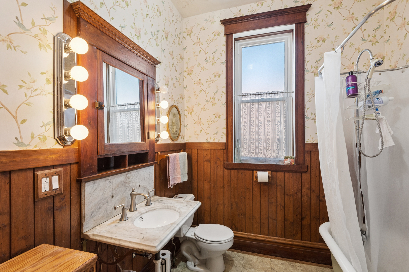 4057 N Damen Avenue Unit: 2