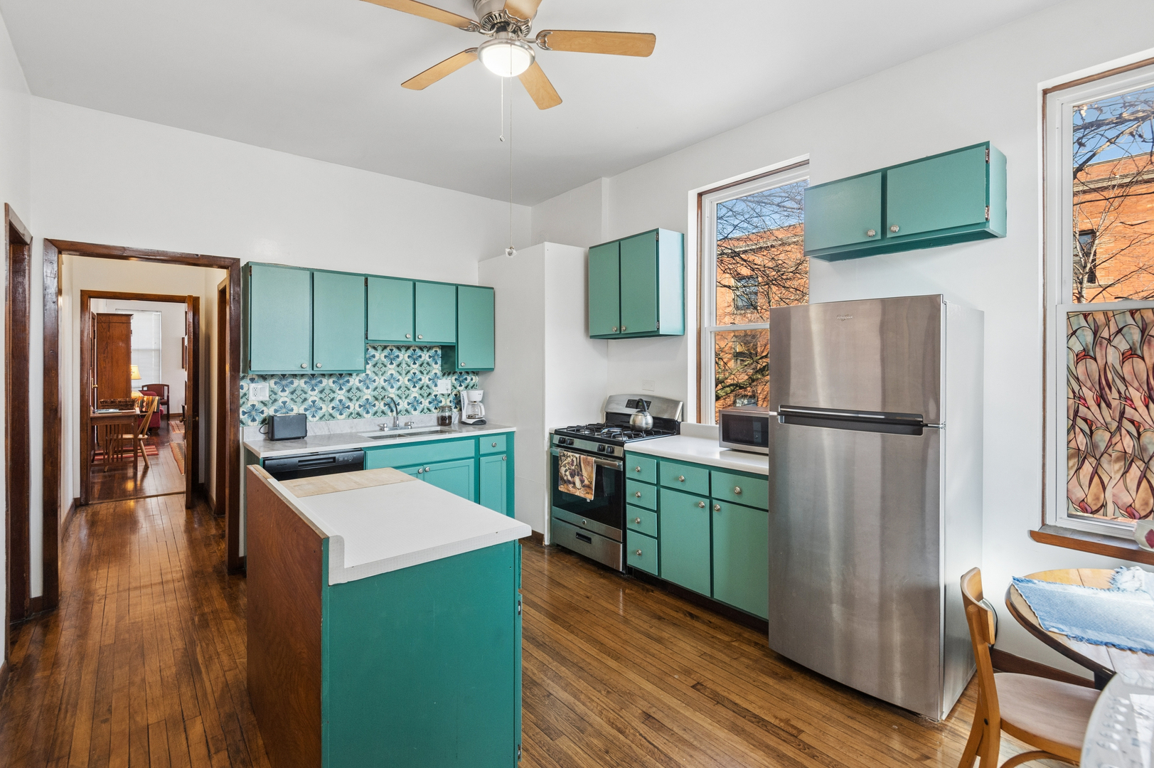 4057 N Damen Avenue Unit: 2