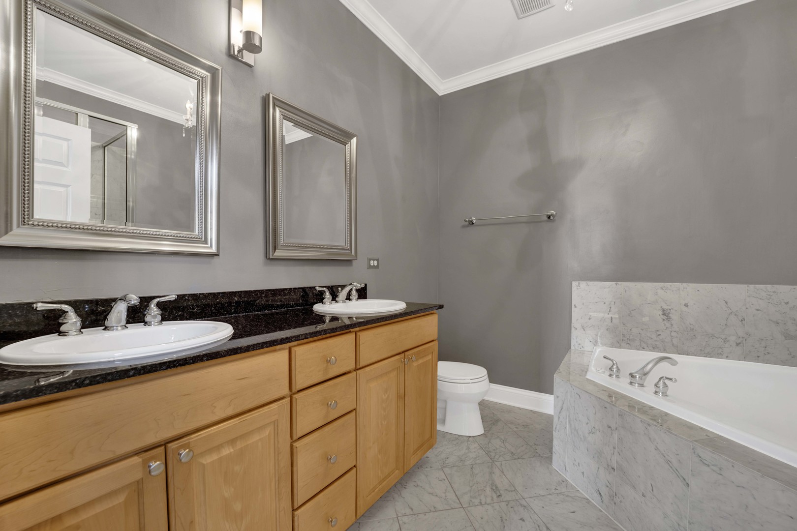 4543 N Malden Street Unit: 2N