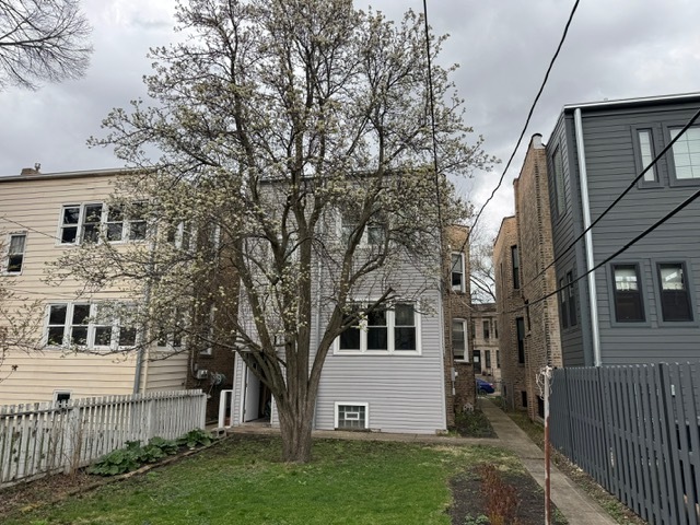 2512 N Mozart Street