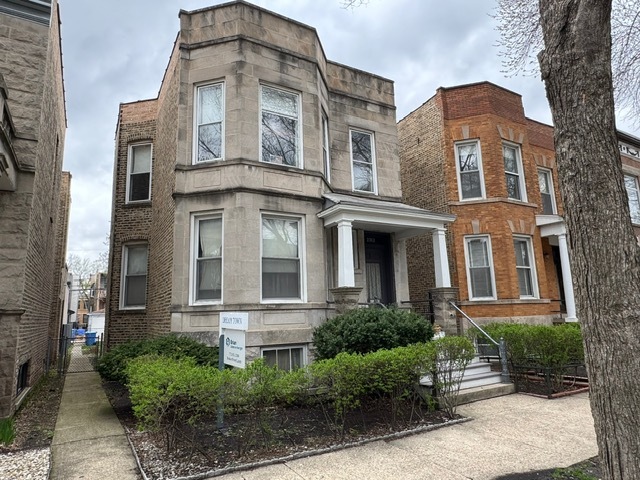 2512 N Mozart Street