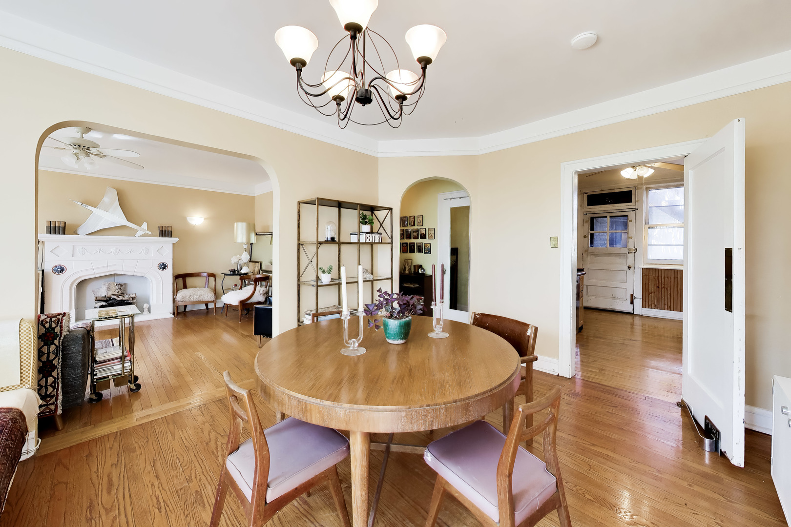 6430 N Glenwood Avenue Unit: 2J