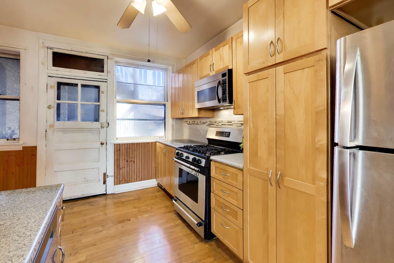 6430 N Glenwood Avenue Unit: 2J