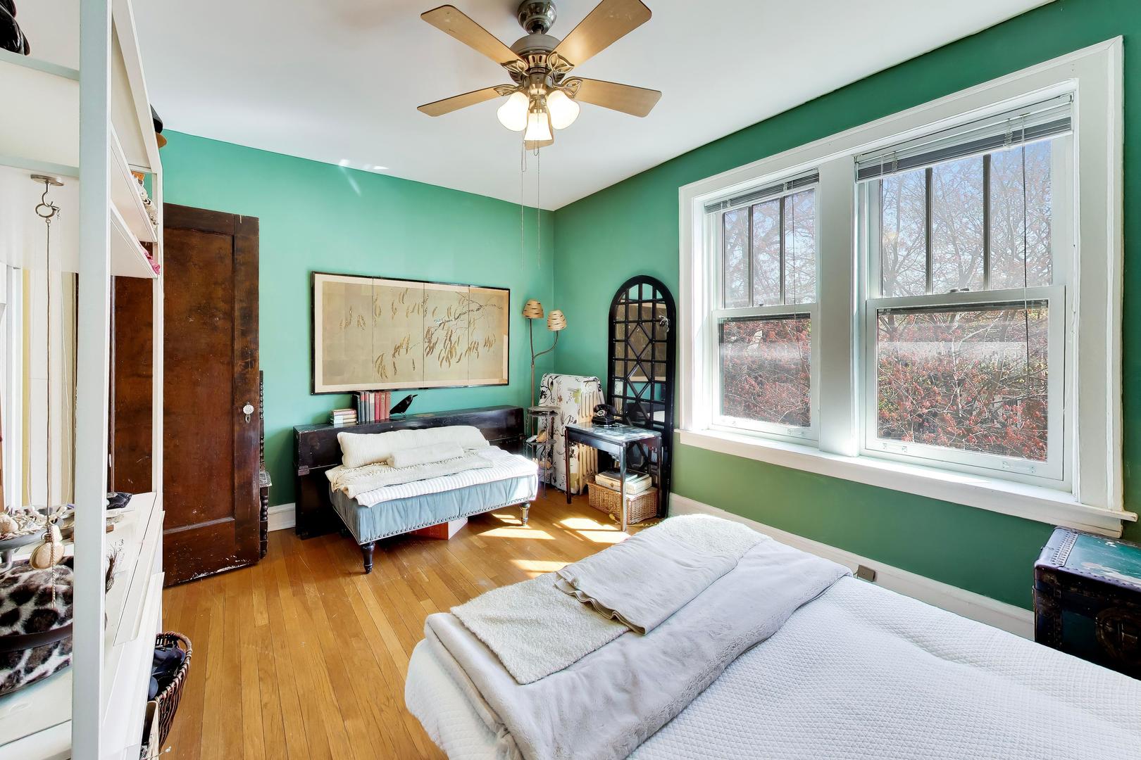 6430 N Glenwood Avenue Unit: 2J