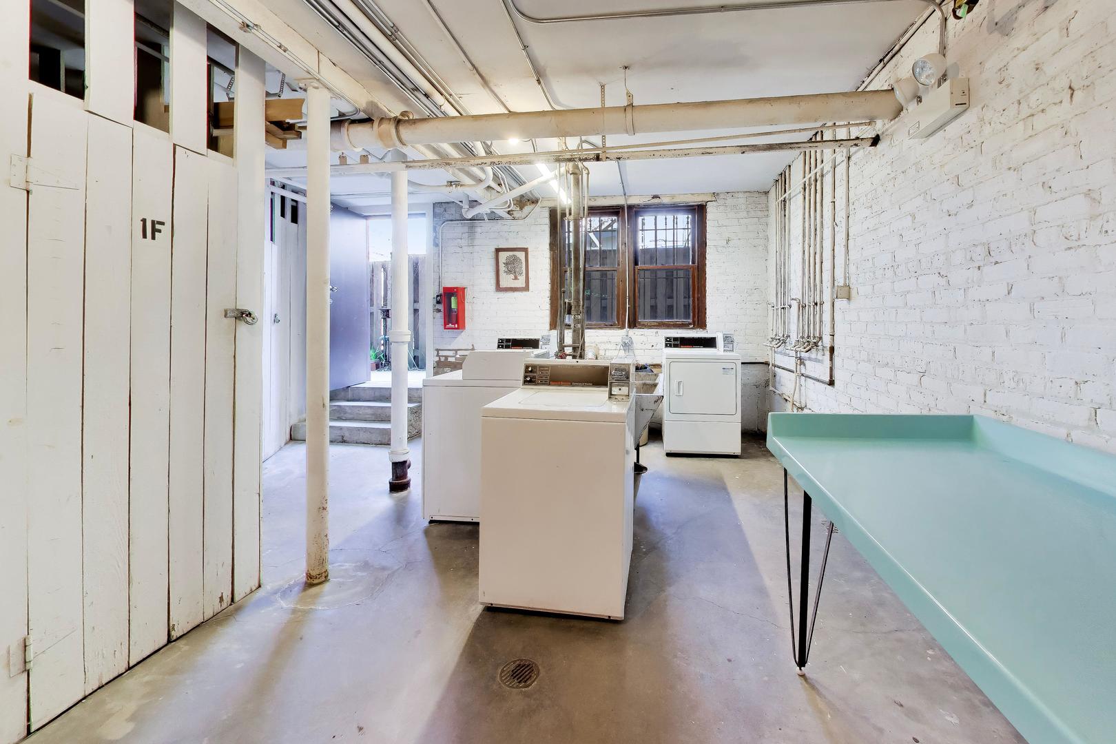 6430 N Glenwood Avenue Unit: 2J