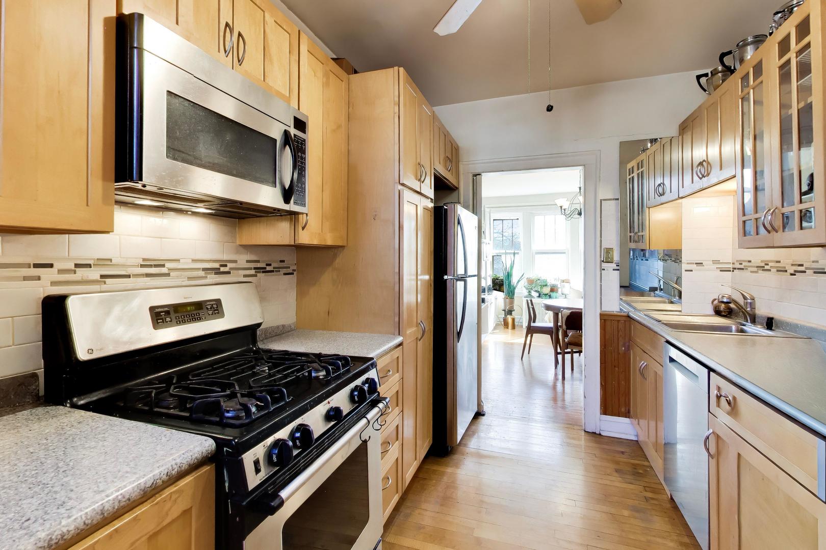 6430 N Glenwood Avenue Unit: 2J
