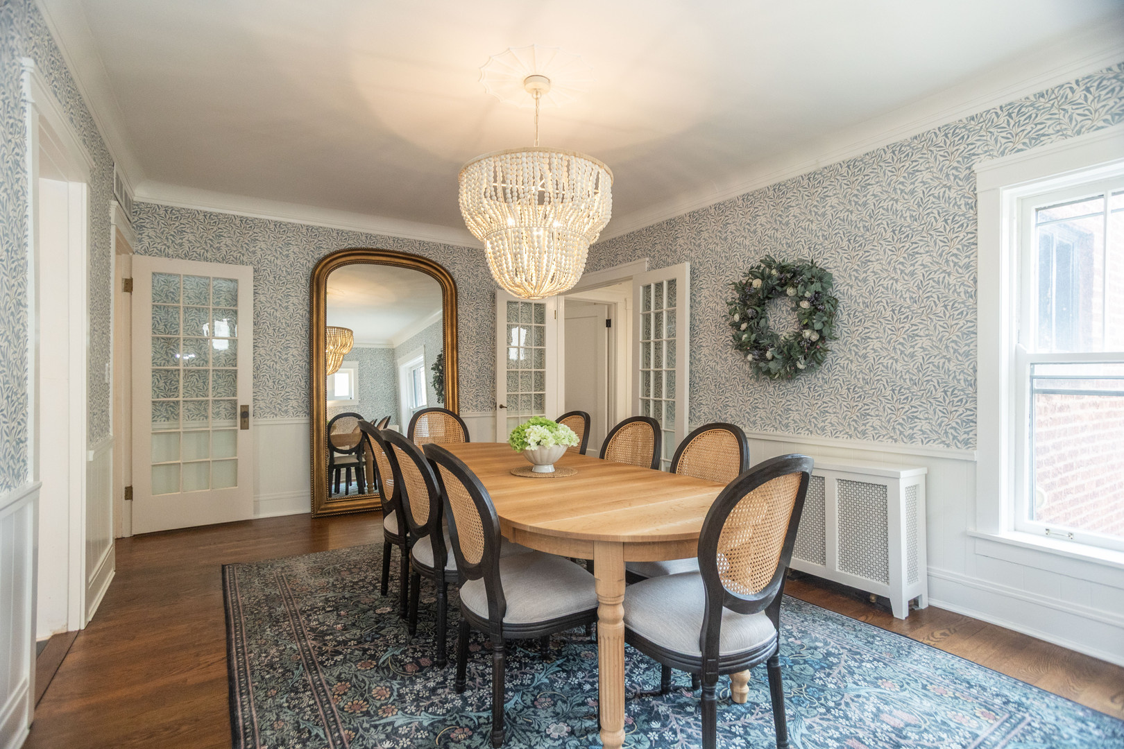 901 W Ainslie Street Unit: 2