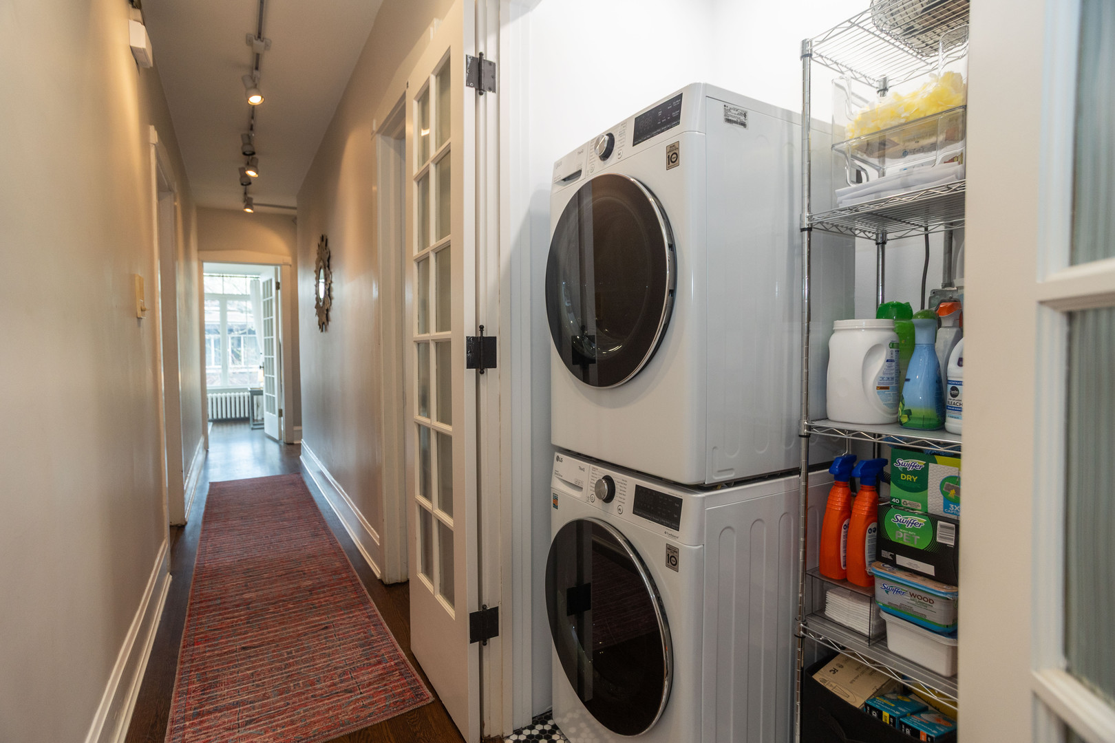 901 W Ainslie Street Unit: 2