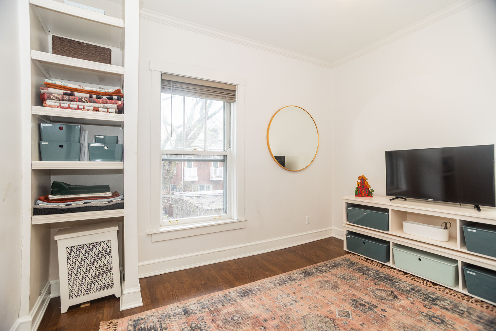 901 W Ainslie Street Unit: 2