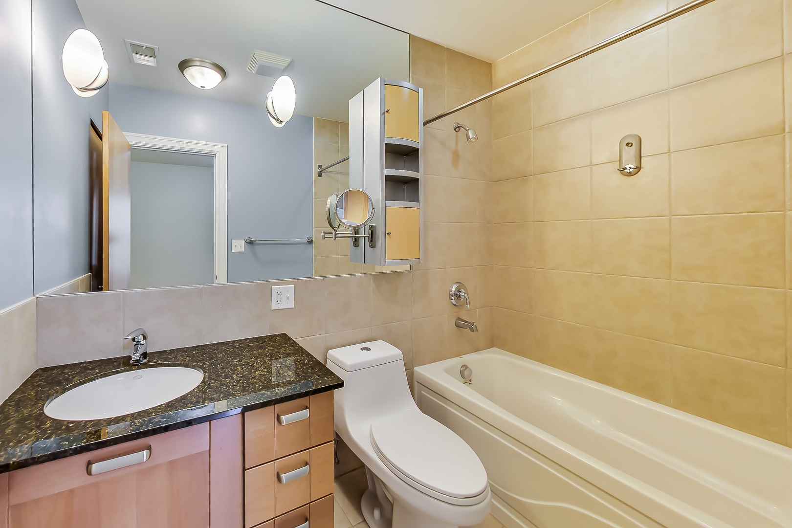 1465 W Fargo Avenue Unit: 2