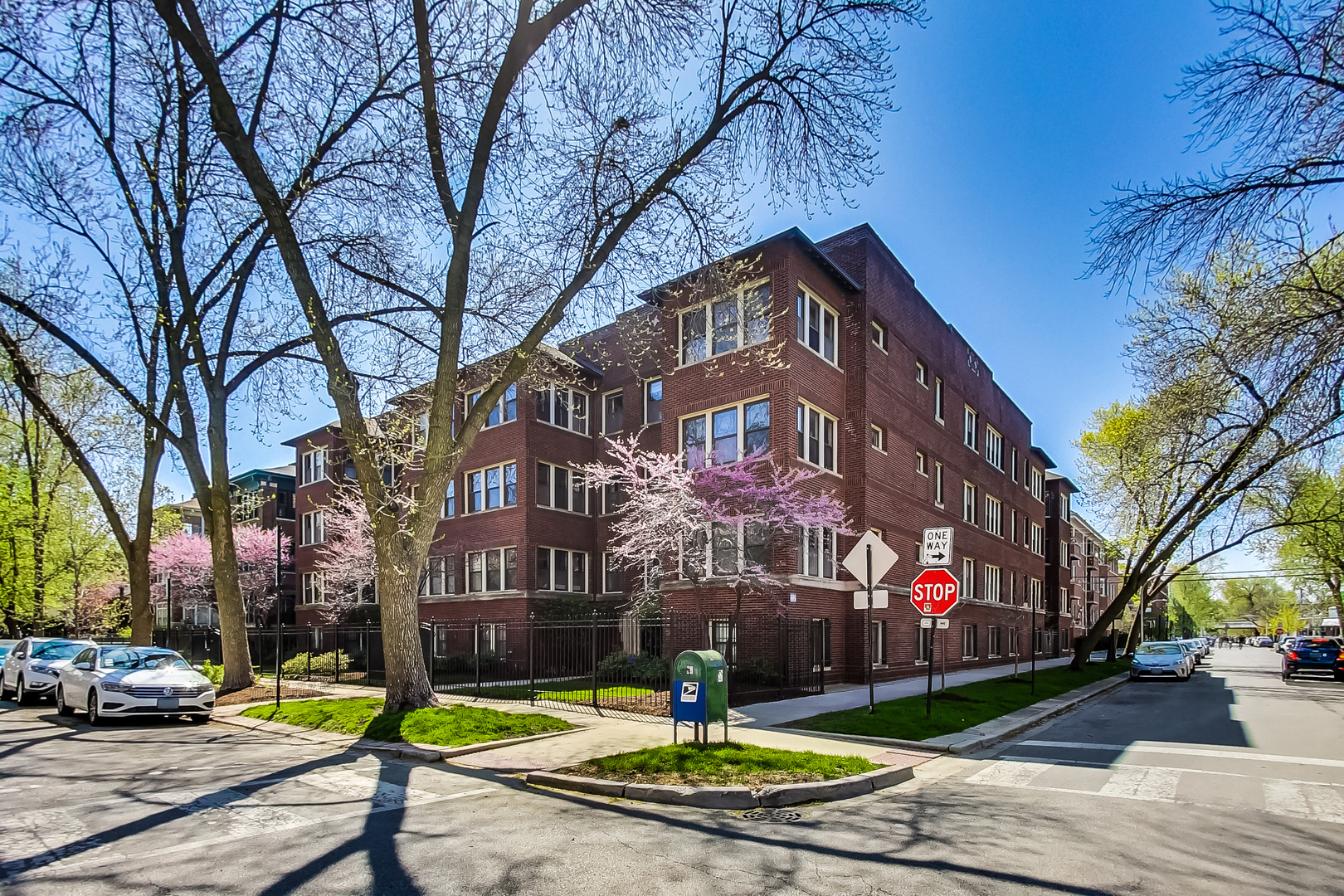 1465 W Fargo Avenue Unit: 2