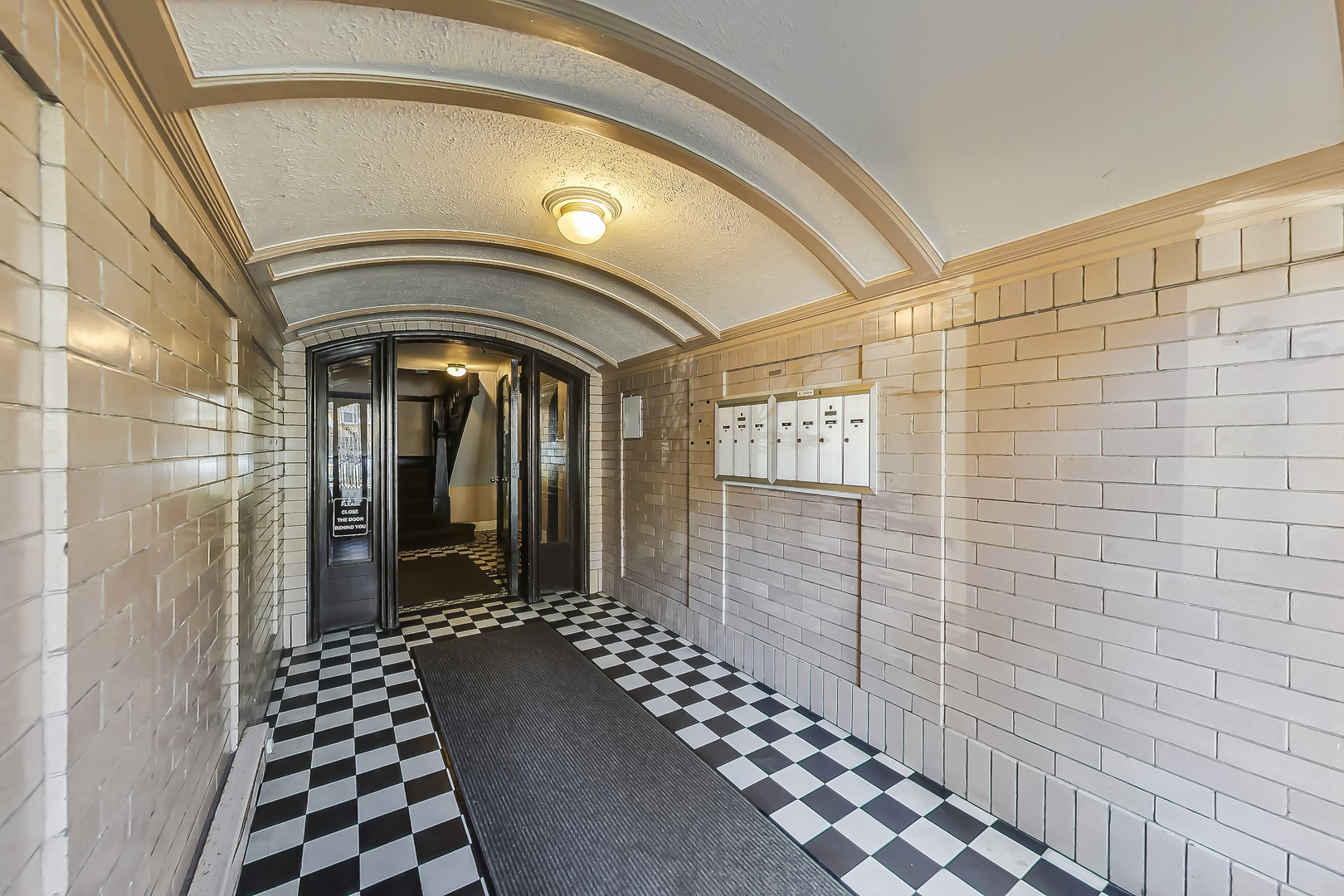 1465 W Fargo Avenue Unit: 2