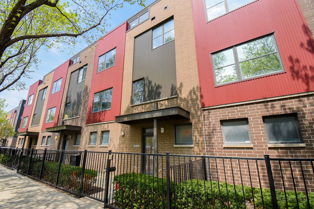 566 W 16th Street
