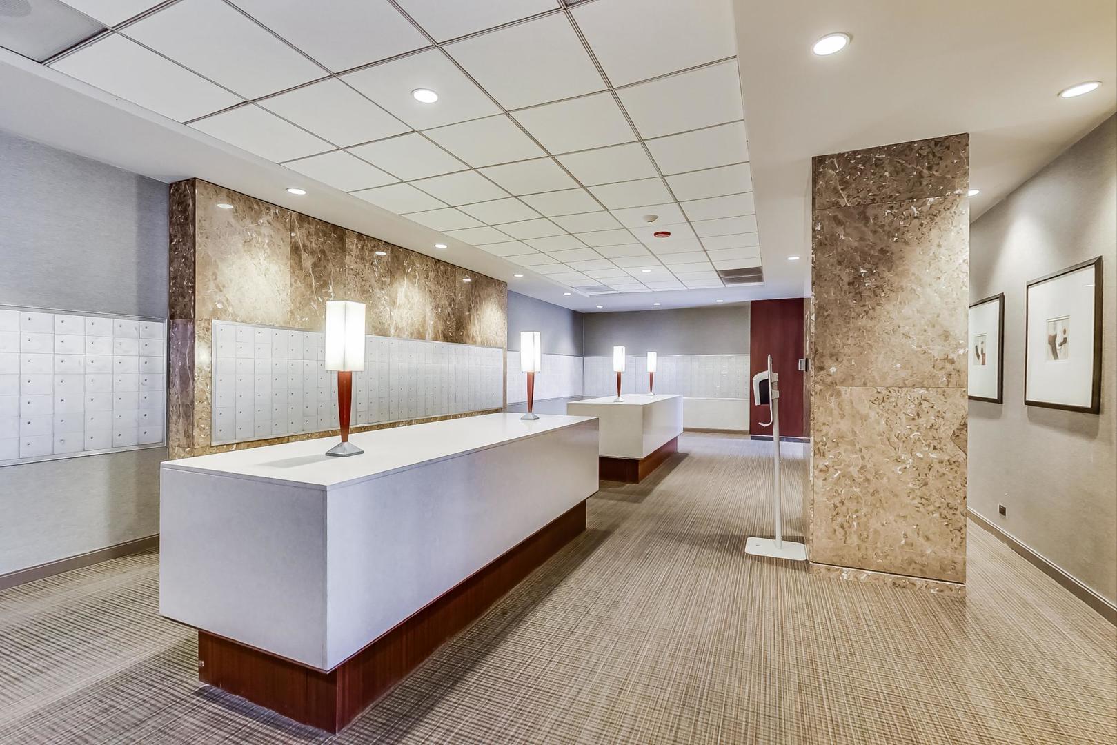 655 W IRVING PARK Road Unit: 2301