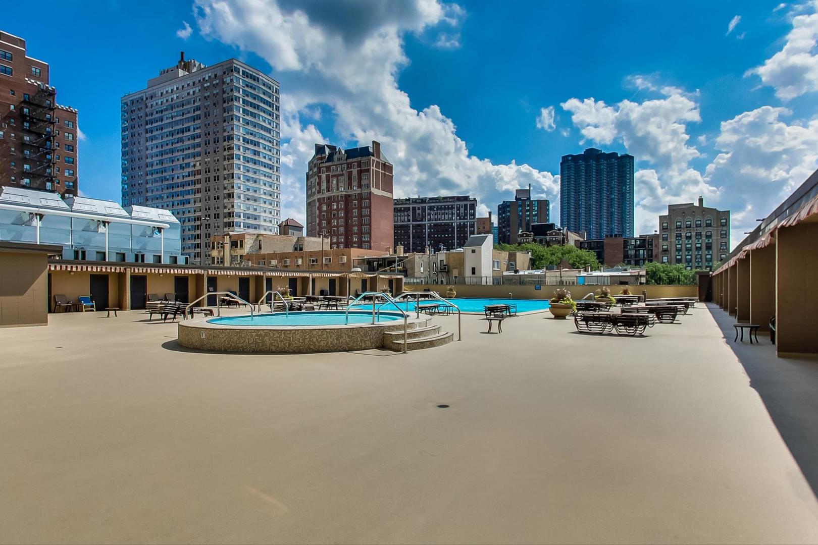 655 W IRVING PARK Road Unit: 2301