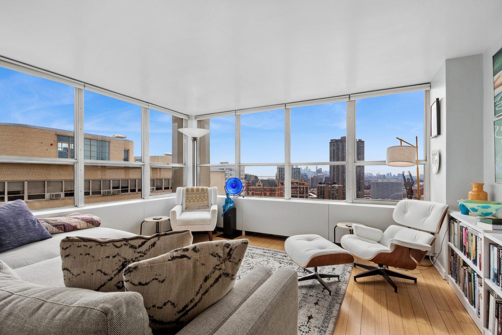 655 W IRVING PARK Road Unit: 2301