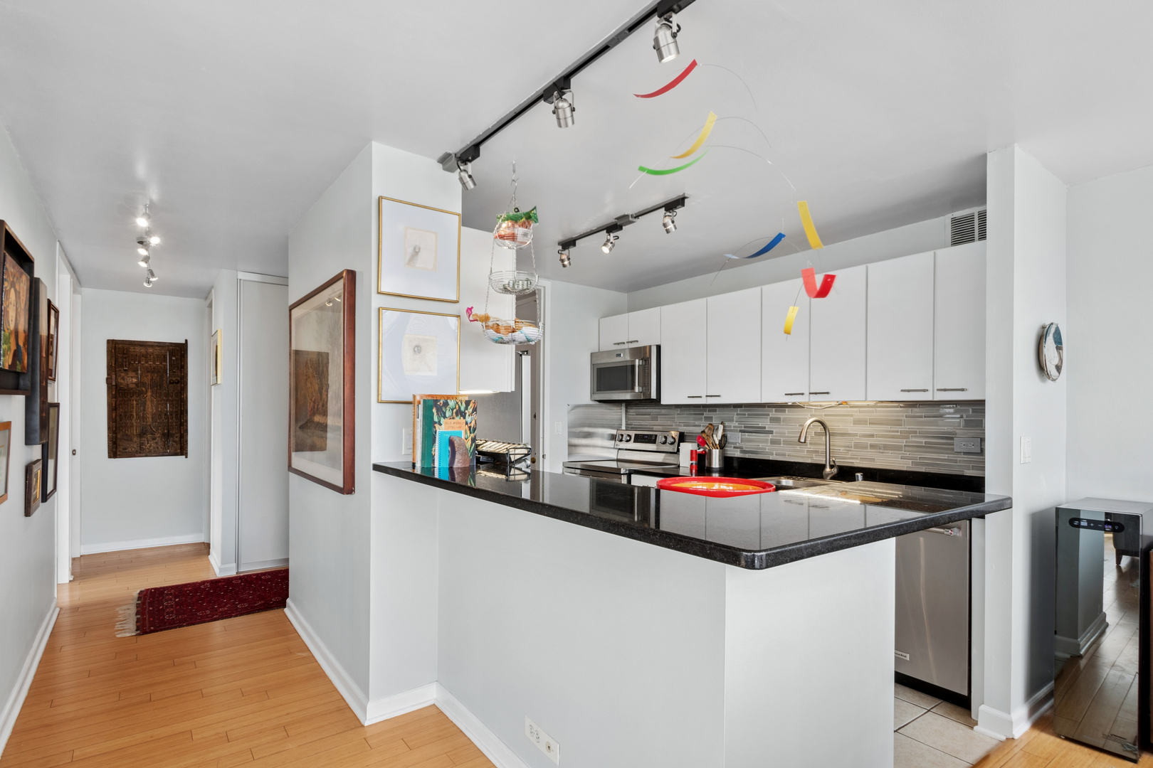 655 W IRVING PARK Road Unit: 2301