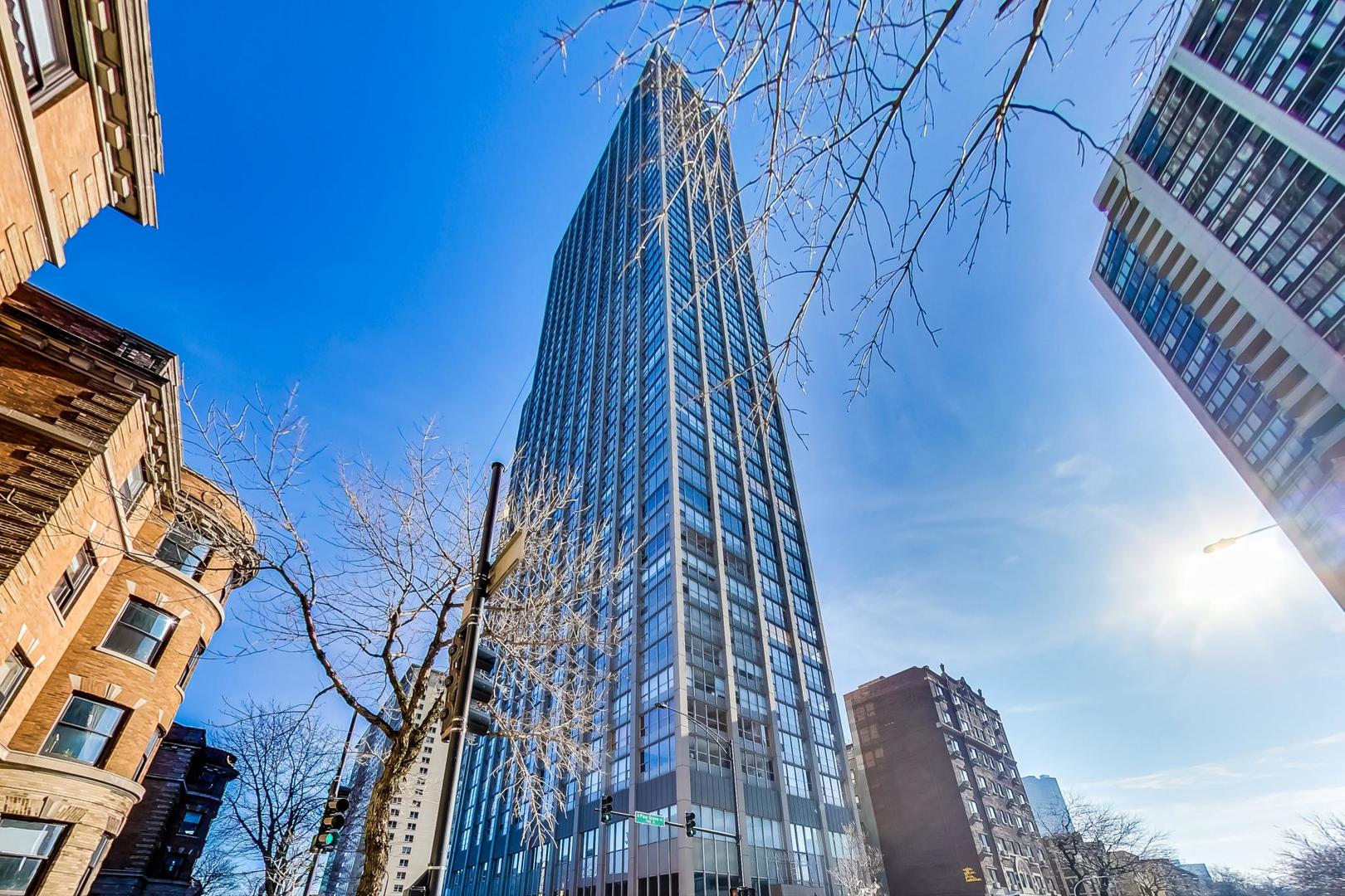 655 W IRVING PARK Road Unit: 2301