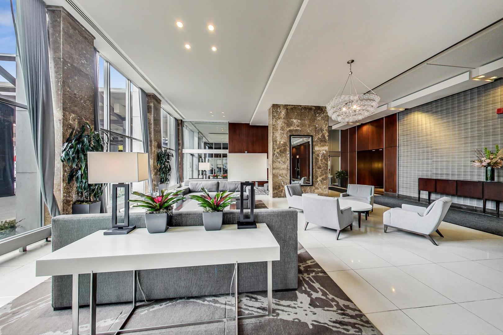 655 W IRVING PARK Road Unit: 2301