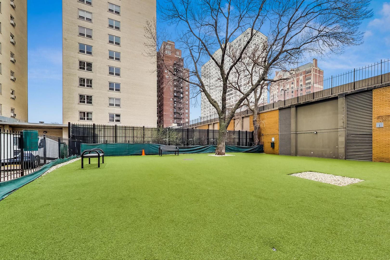 655 W IRVING PARK Road Unit: 2301