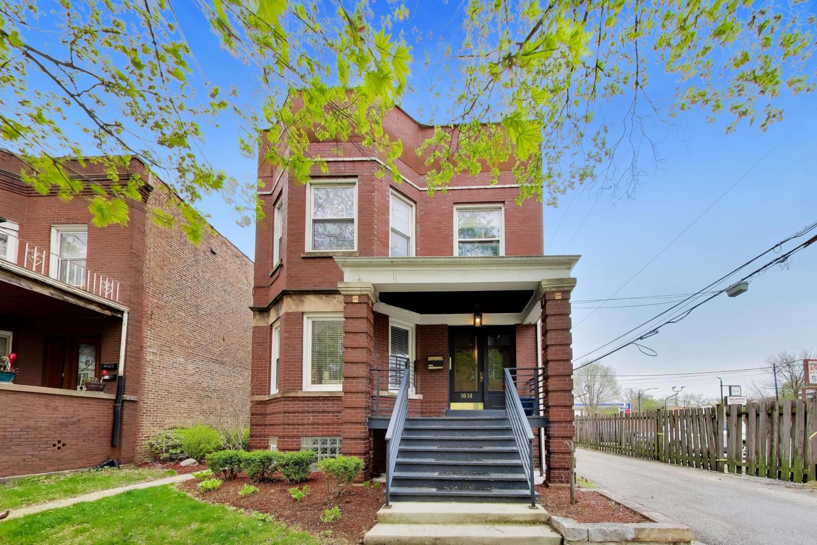 1614 W Thome Avenue