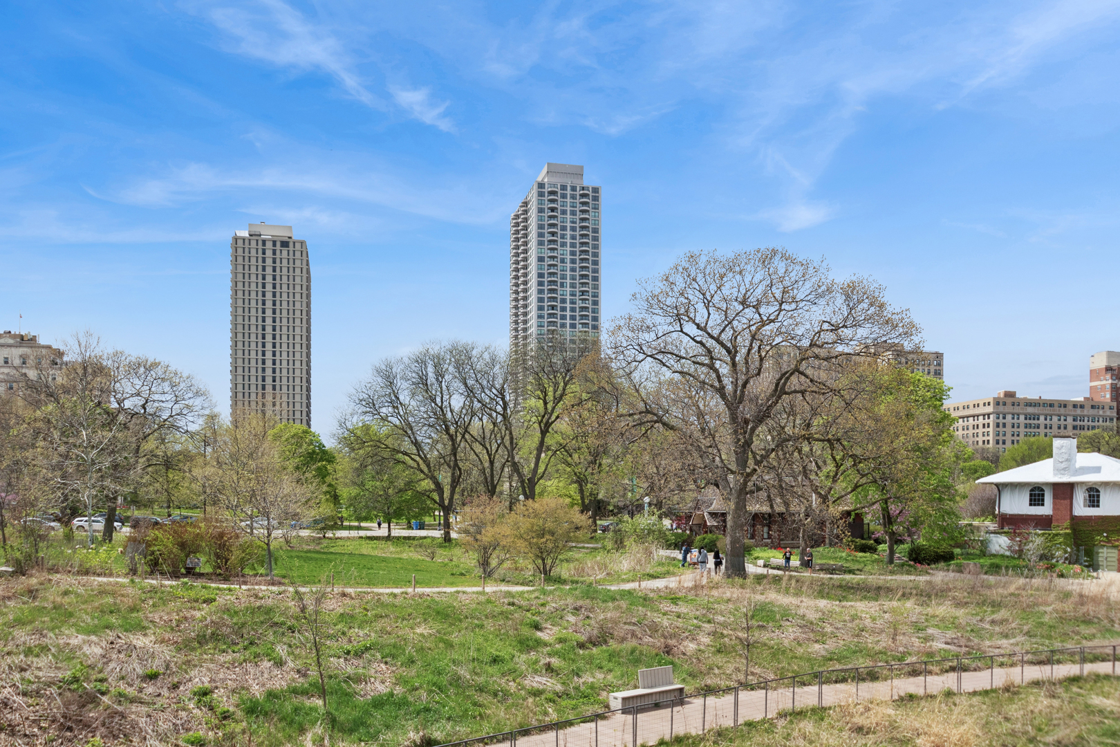 2020 N Lincoln Park West Unit: 8L