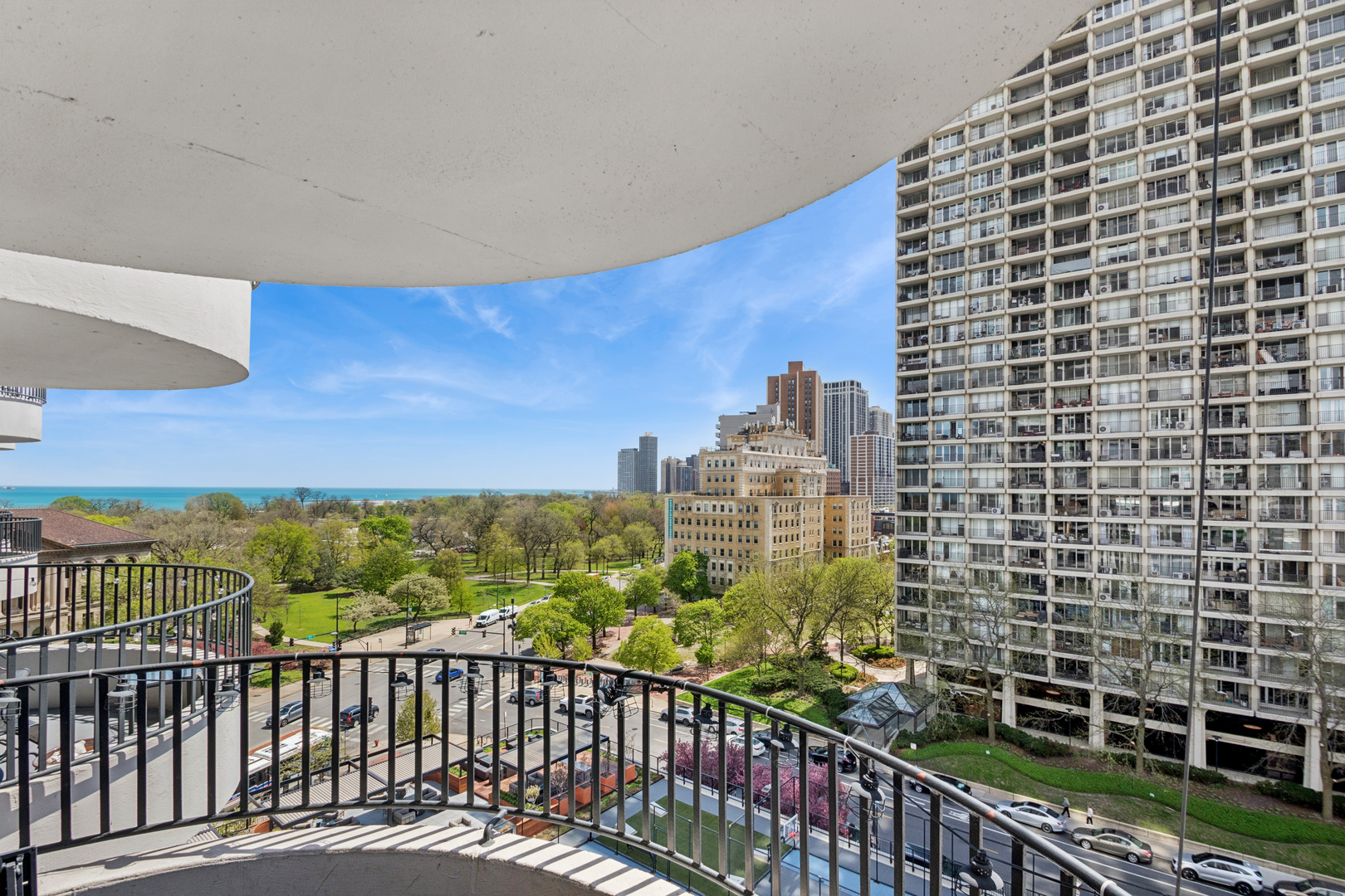 2020 N Lincoln Park West Unit: 8L