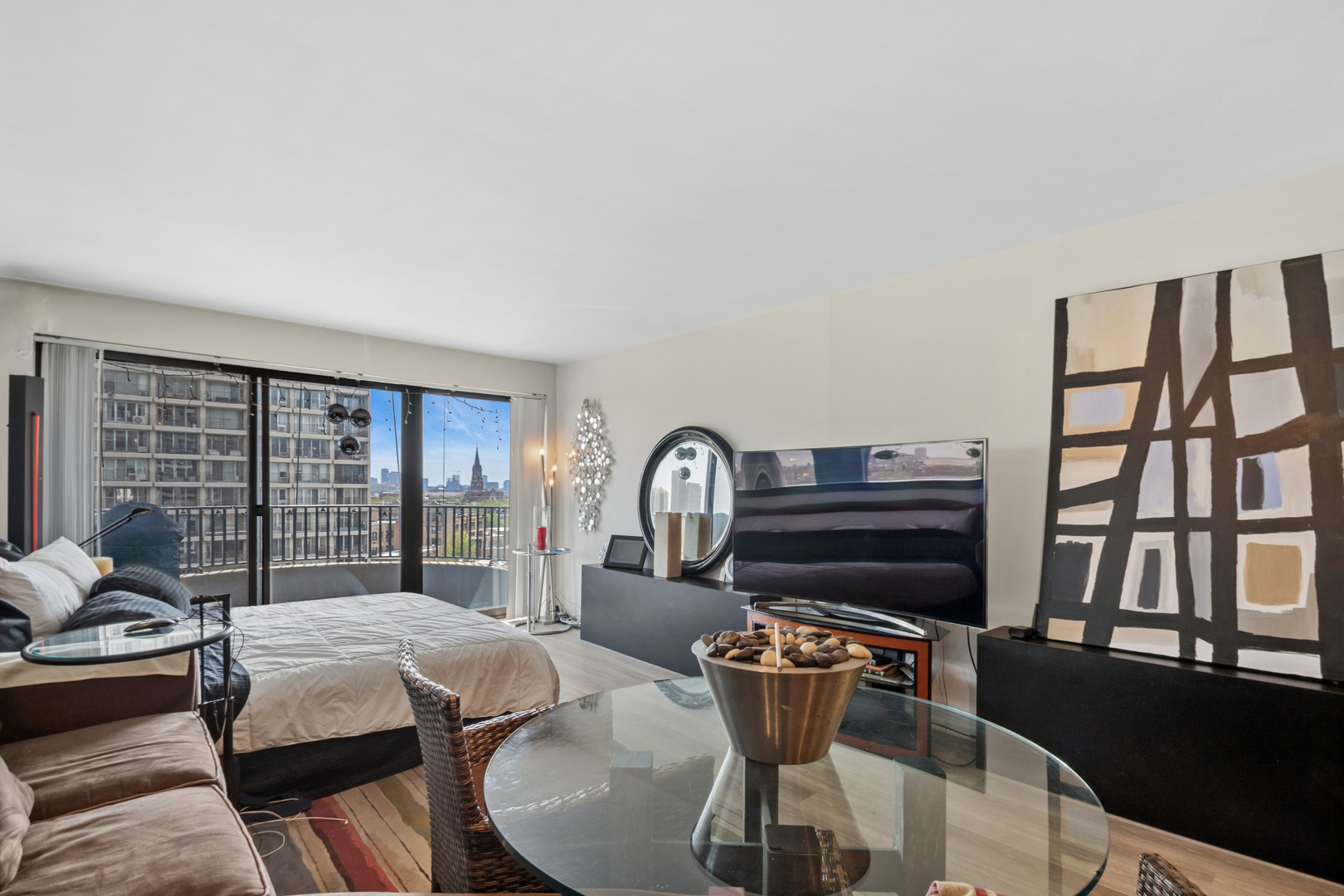 2020 N Lincoln Park West Unit: 8L