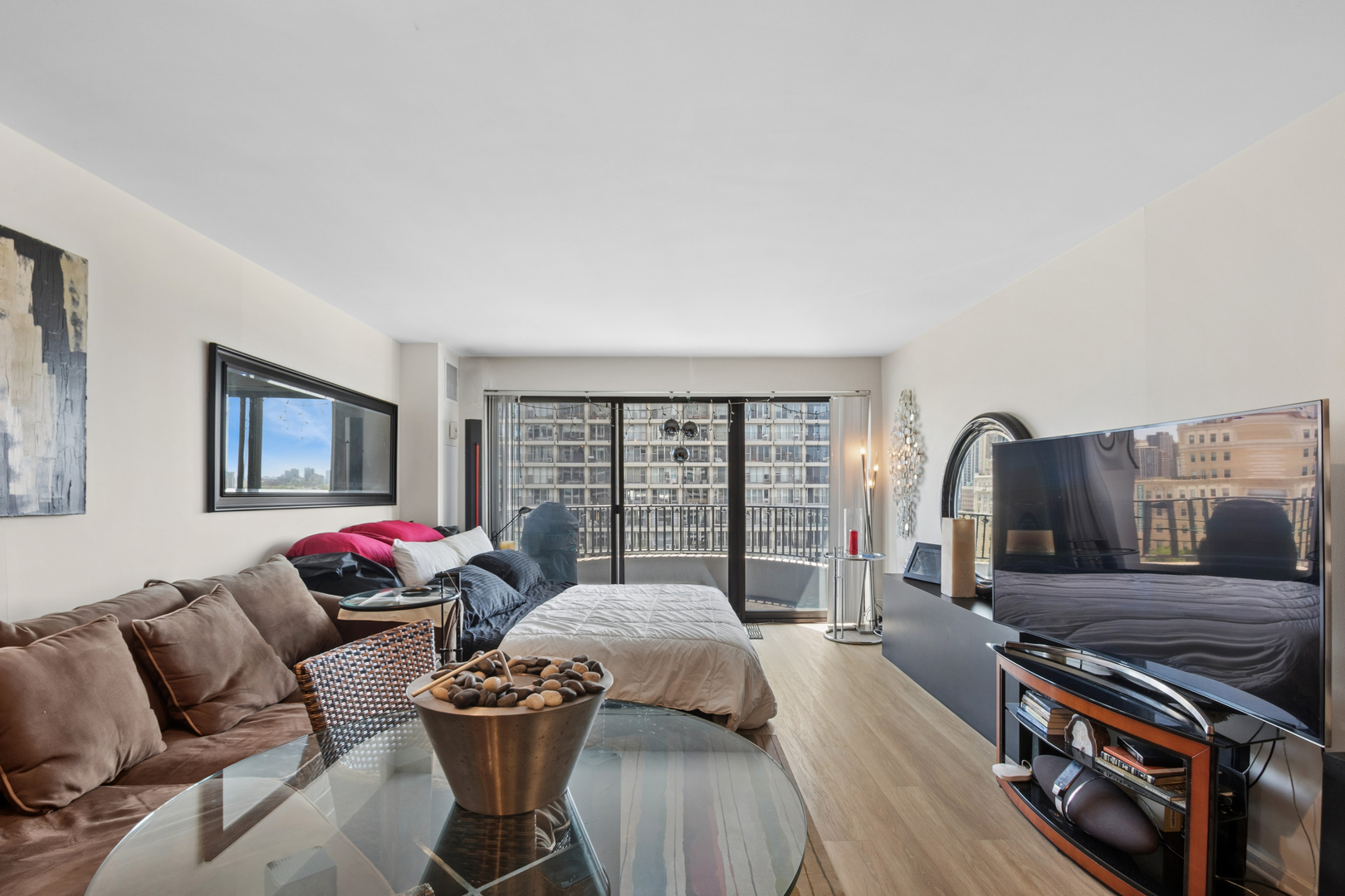 2020 N Lincoln Park West Unit: 8L