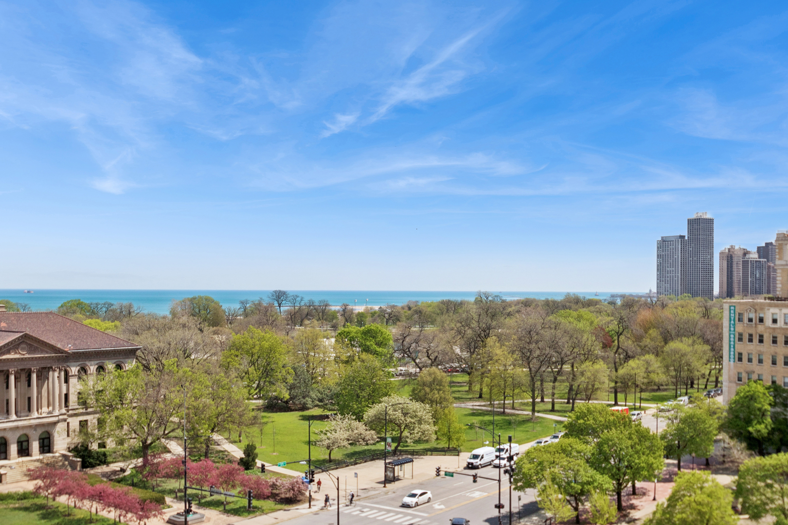 2020 N Lincoln Park West Unit: 8L