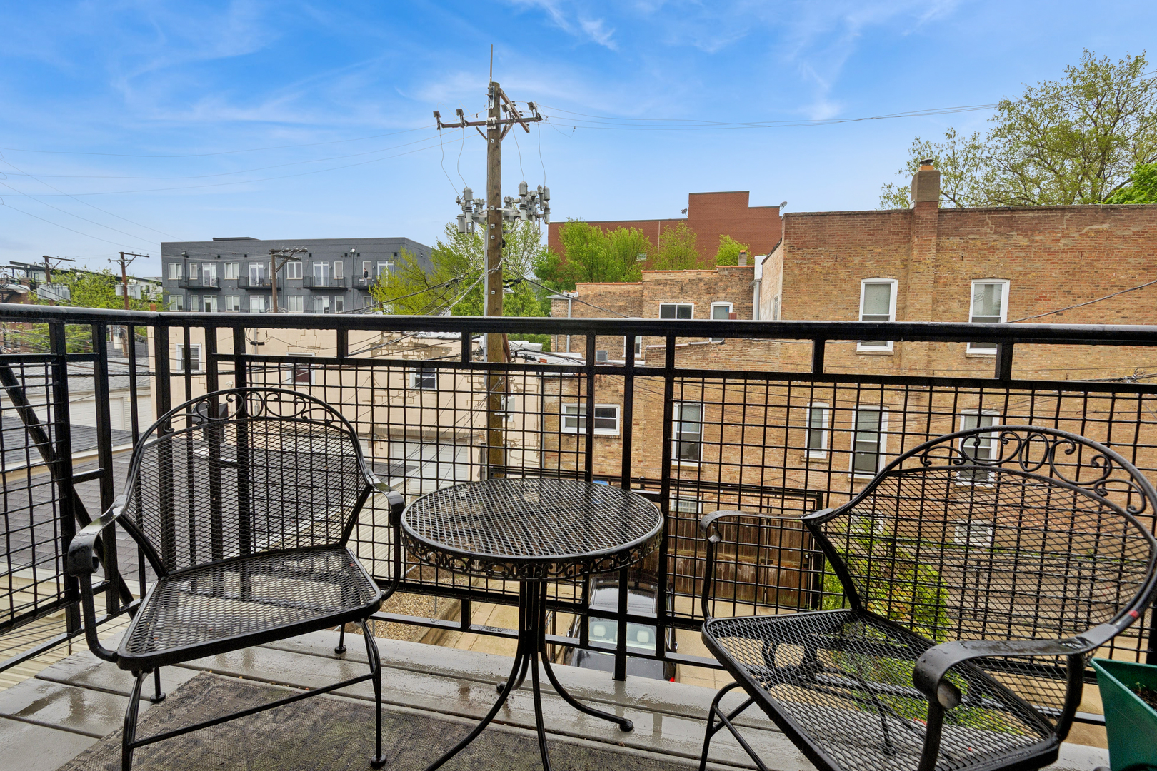 2206 W MONROE Street Unit: 2