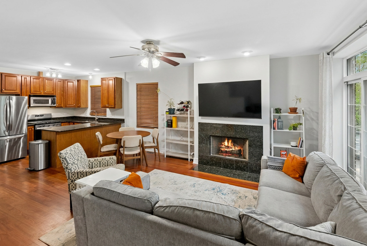 2206 W MONROE Street Unit: 2