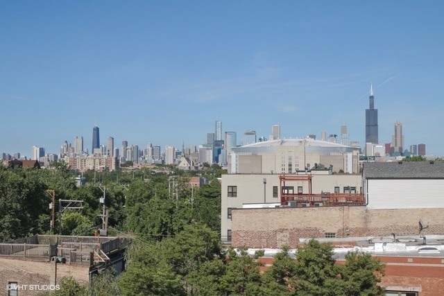 2206 W MONROE Street Unit: 2