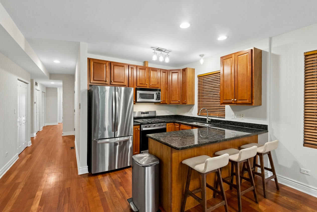 2206 W MONROE Street Unit: 2