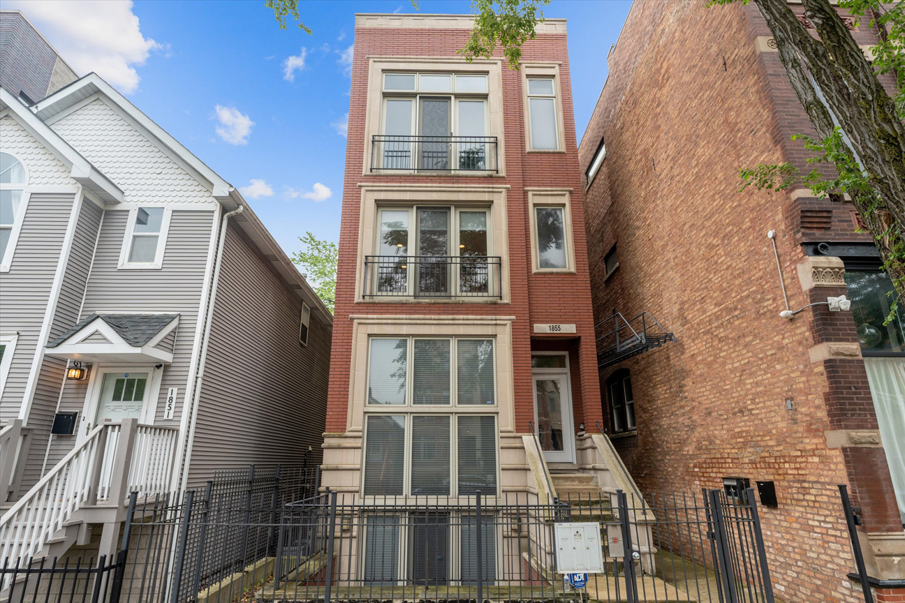 1855 W ARMITAGE Avenue Unit: 2