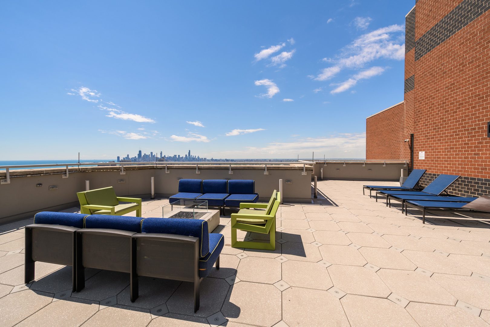 3660 N Lake Shore Drive Unit: 2901