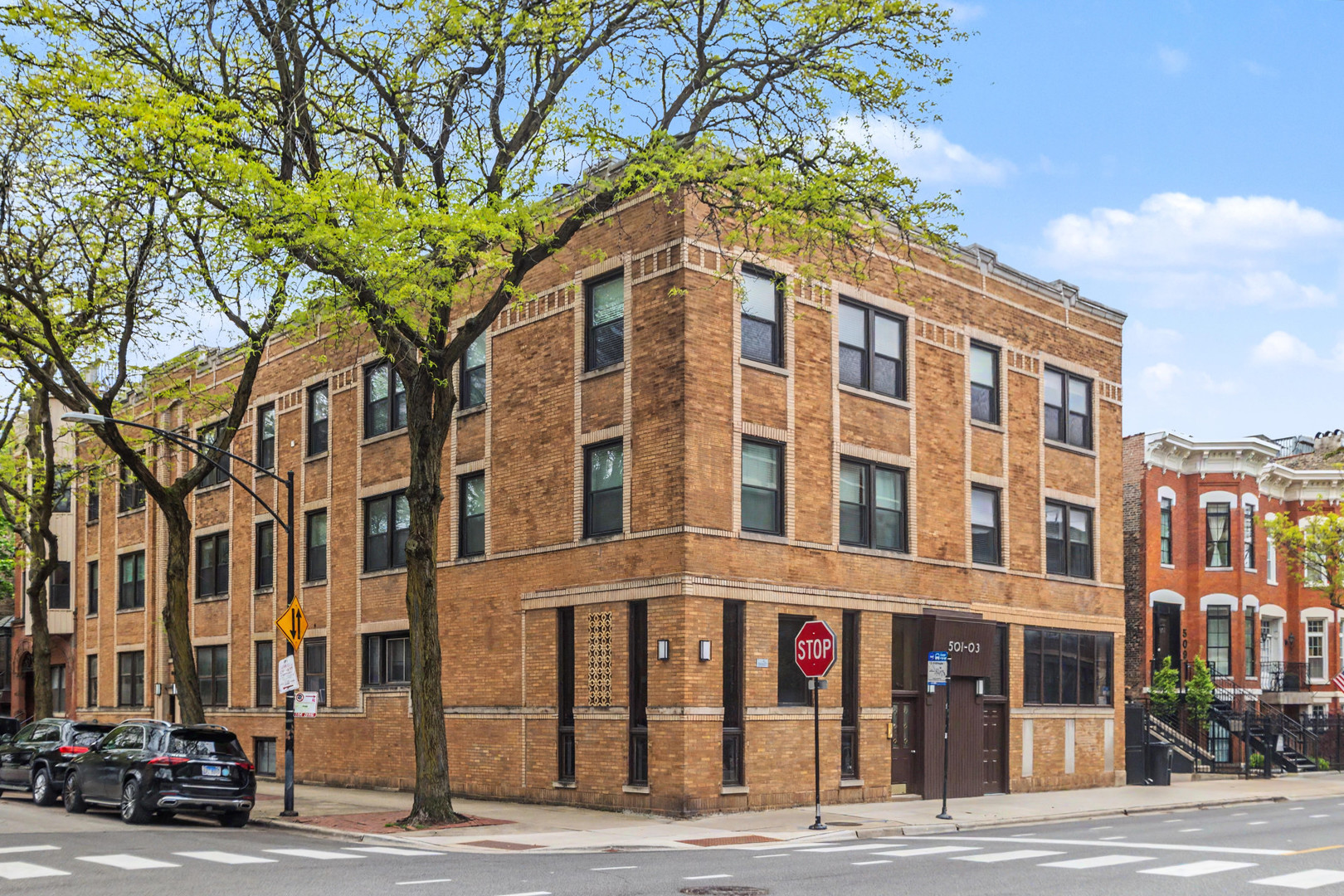 1954 N Cleveland Avenue Unit: 3C