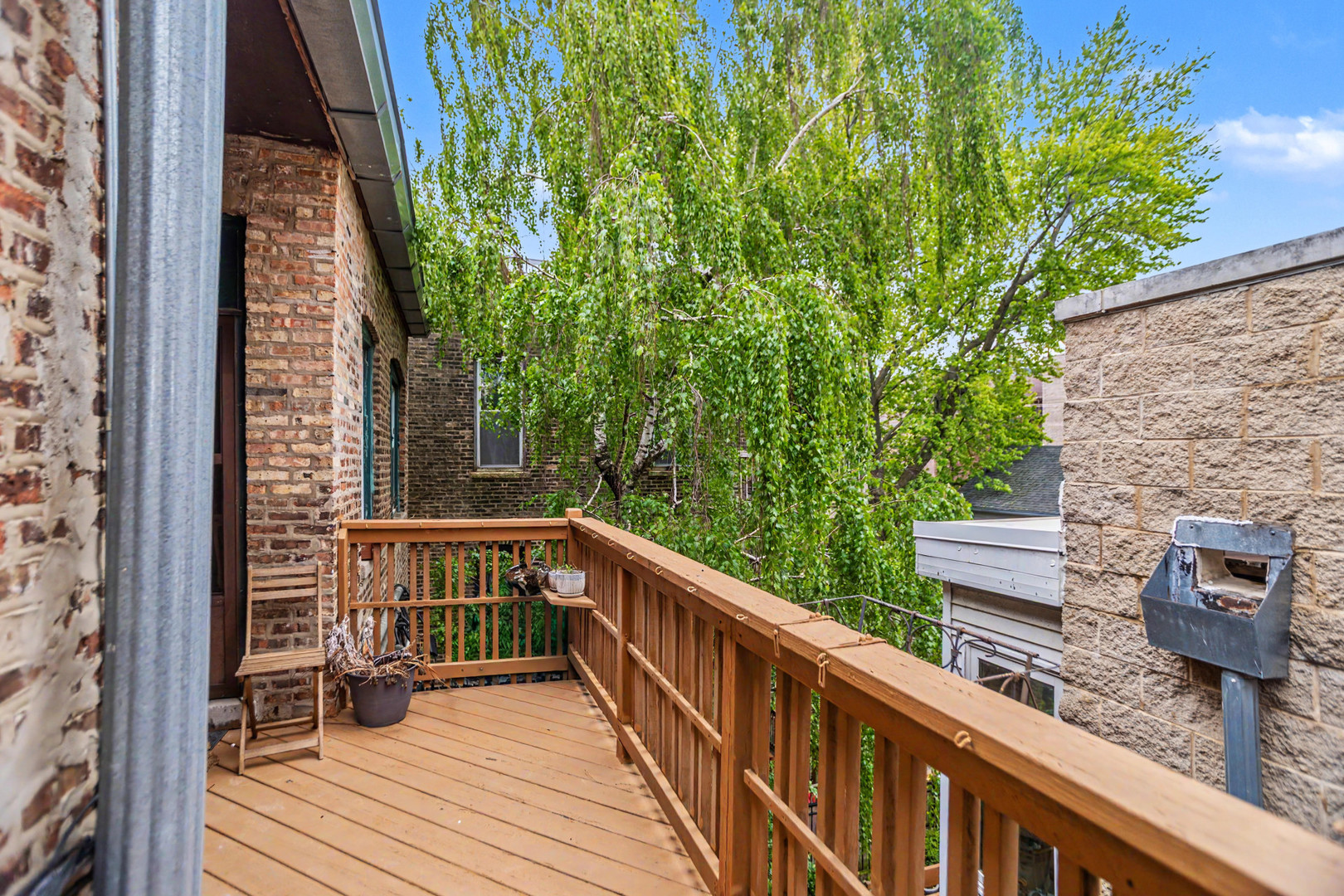 1954 N Cleveland Avenue Unit: 3C