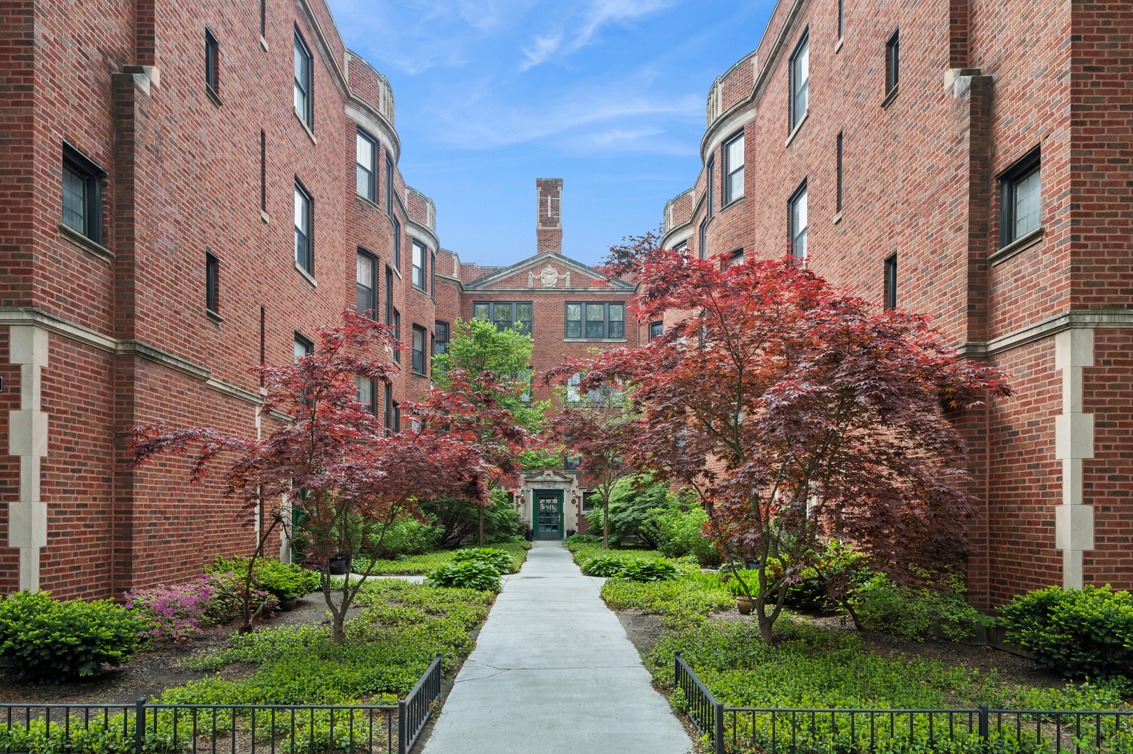 1427 W Elmdale Avenue Unit: 2A
