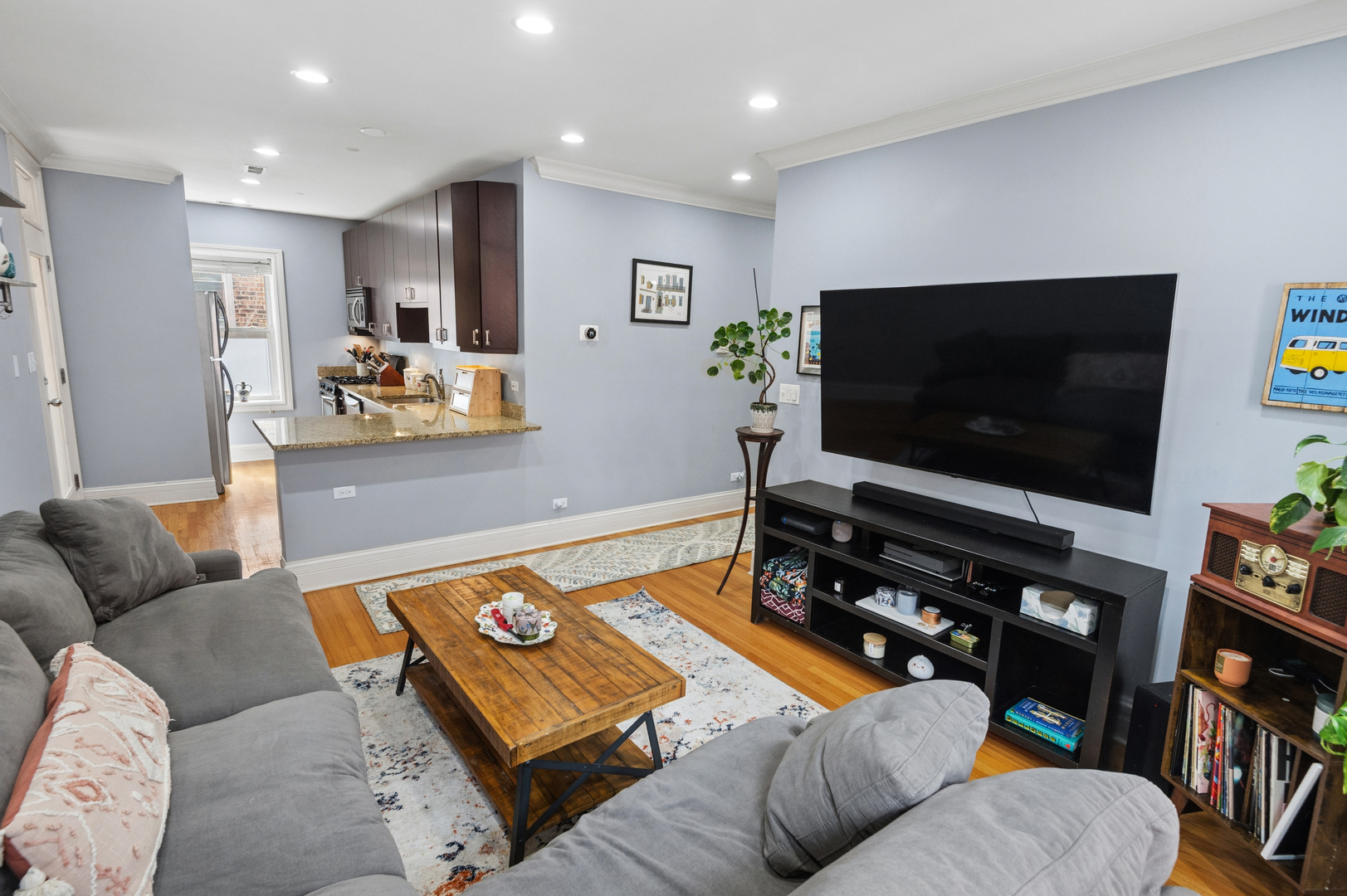 1427 W Elmdale Avenue Unit: 2A