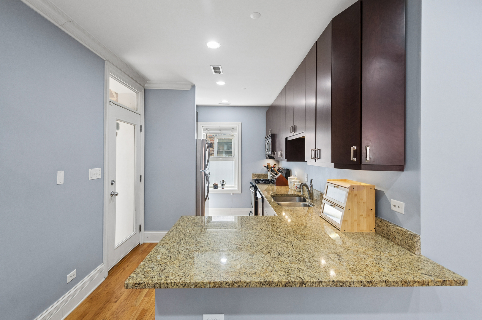 1427 W Elmdale Avenue Unit: 2A